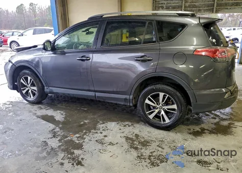 2017 Toyota Rav4 Xle z USA, uszkodzony, nr VIN JTMRFREV3HJ705587